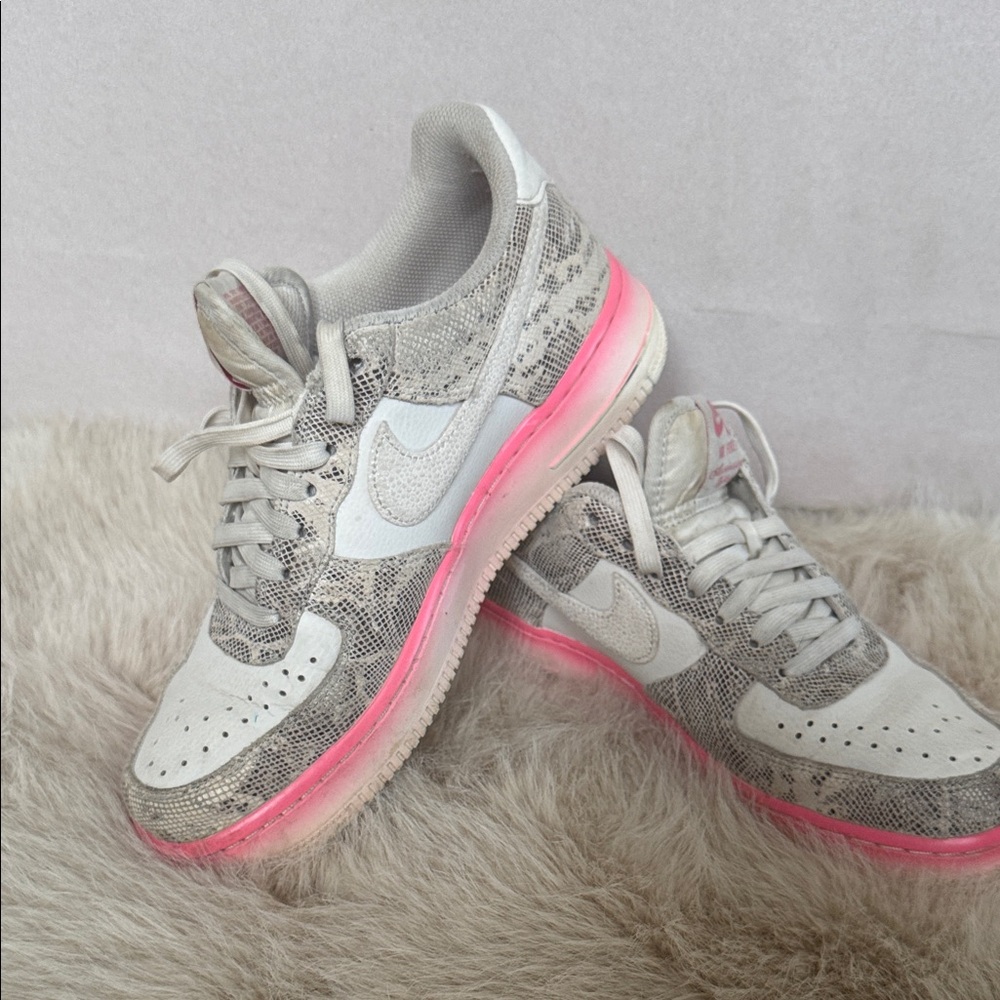 Nike Women's White and Pink Sneakers